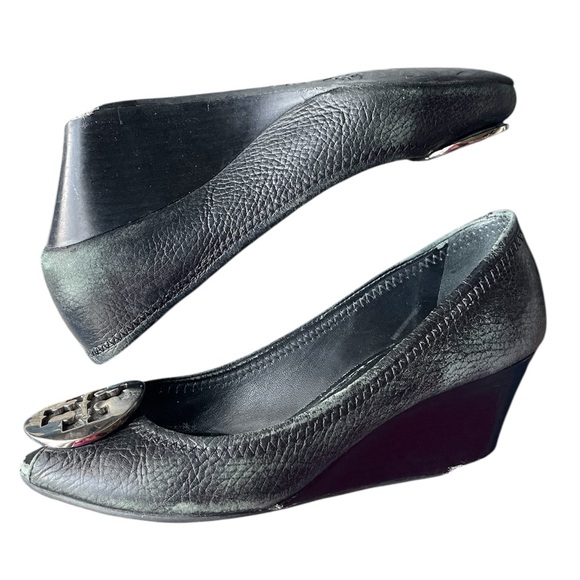 Tory Burch Black Open Toe Wedges with Silver Logo Sz 6 - Picture 4 of 5